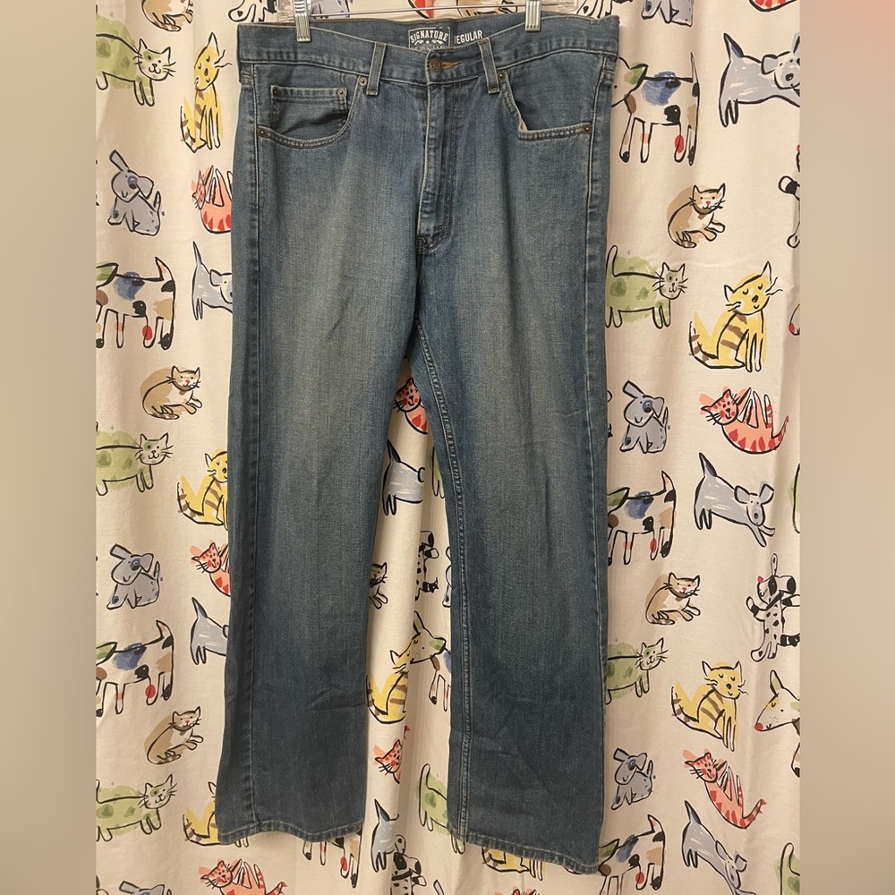 Levi’s Signature jeans, Size 36x32, barely used, Regular guy jeans!